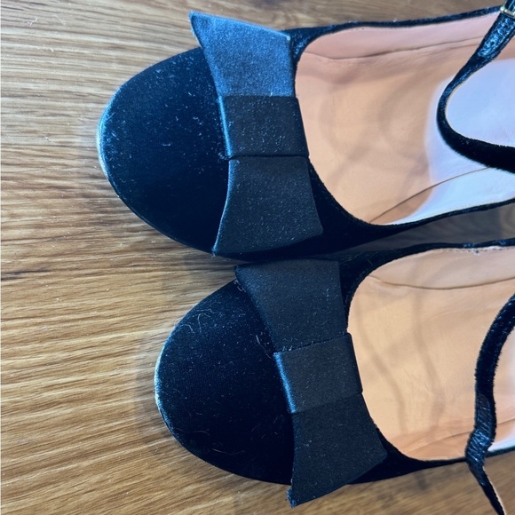 Kate Spade Black Heels with Bow Accent - Picture 11 of 13